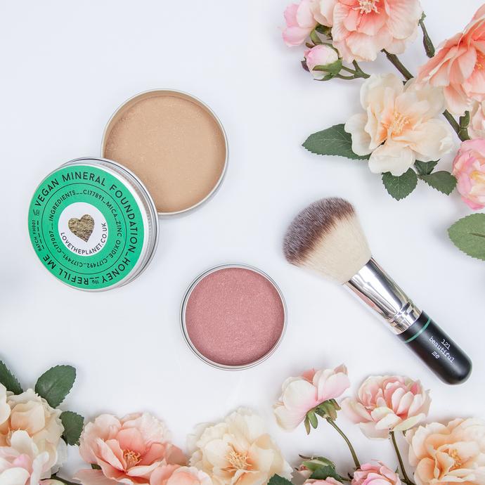 vegan gift guide love the planet make up 01